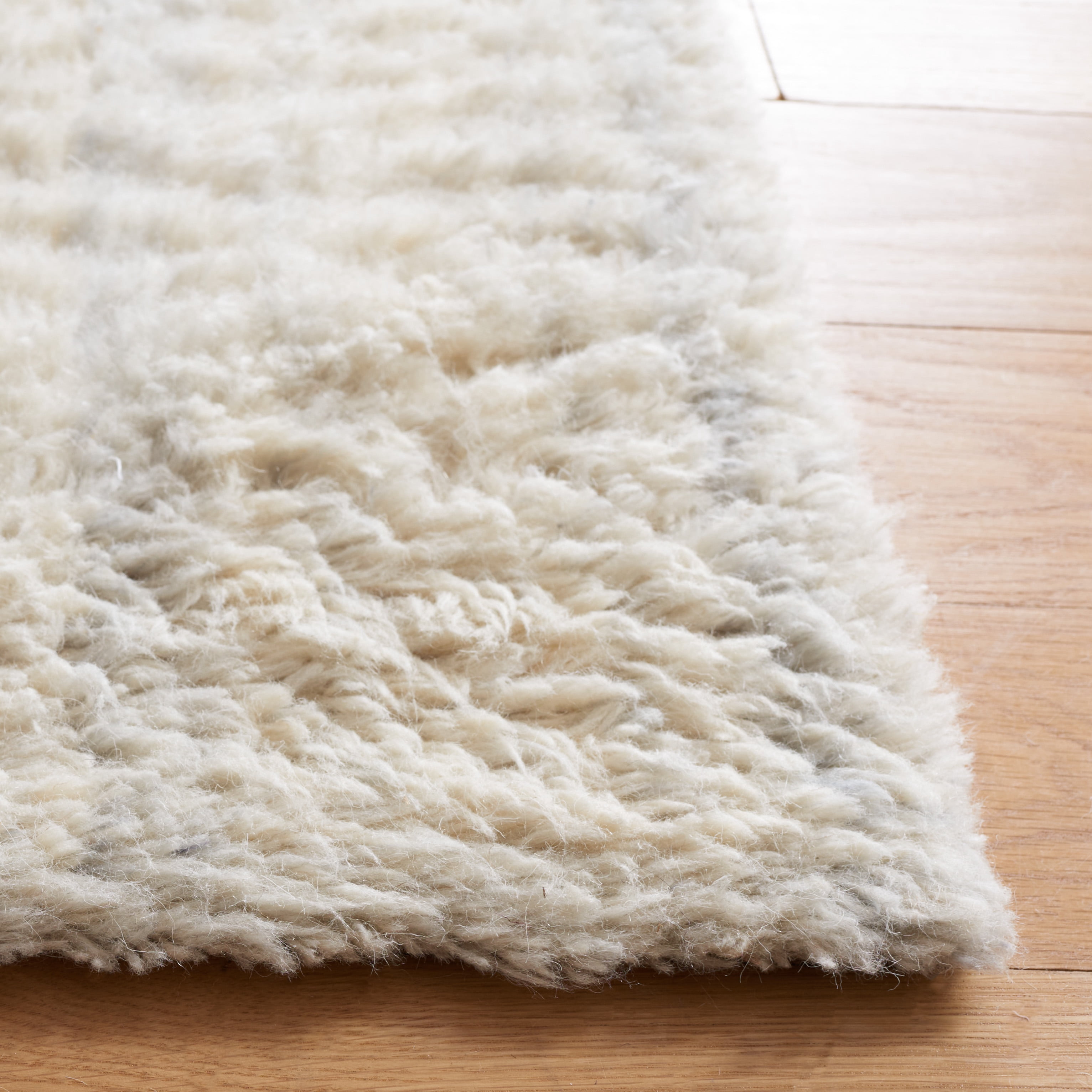 SAFAVIEH Casablanca Keane Solid Area Rug, Silver/Ivory, 6' x 6' Square