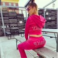 thumbnail image 1 of Chándal Juicy de Terciopelo para Mujer Chándal de Alta Costura Conjunto de Dos Piezas Chándal de Alta Costura-G Rosa Rojo L oso de fresa Electrónica, 1 of 1