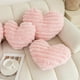 thumbnail image 2 of Cojín decorativo en forma de corazón | Cojín decorativo rosa de felpa para sofá cama y sillón | Funda de poliéster suave | Regalo para niñas | Decoración para sala de estar y dormitorio, 2 of 3