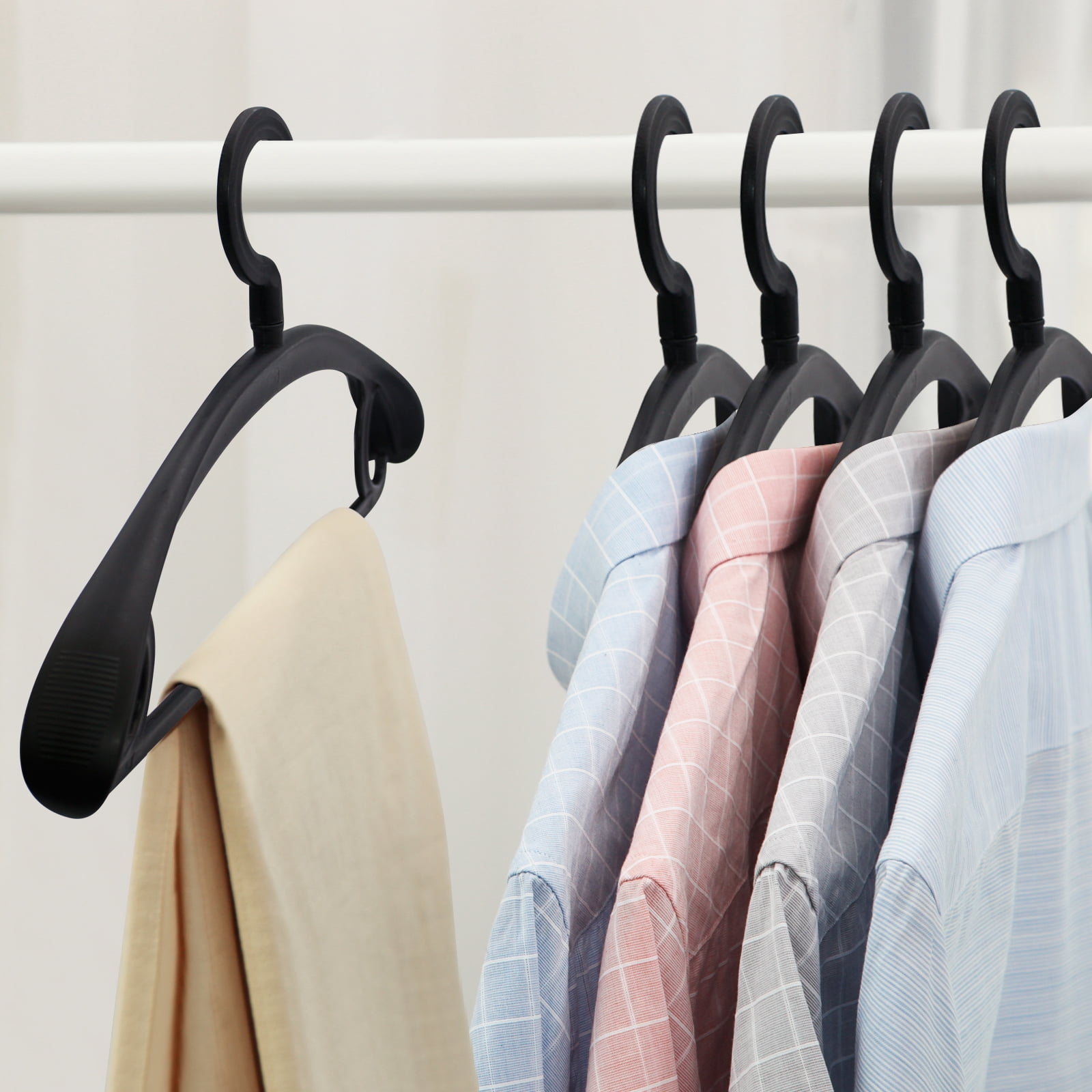 Trrcylp 10 Pack Heavy EC36&nbsp;Duty Plastic Hangers 25lb Capacity Swivel Hook Clothes Hanger Wide Shoulder Non Slip Thick Coat Hanger Black
