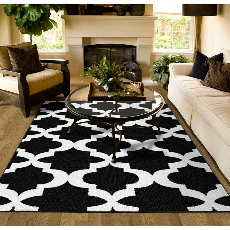Mainstays Quatrefoil Black White 5 x7 Geometric Indoor Area Rug