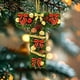 thumbnail image 4 of Adornos navideños artesanales decorativos para el árbol, monogramas decorativos acrílicos 2D con gorro de Papá Noel, 26 letras, adornos navideños colgantes para manualidades, decoración navideña para, 4 of 5