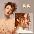 thumbnail image 3 of Pendientes Wgoud Chunky Huggie de oro de 14 quilates para hombre y mujer (6 pares), 3 of 8
