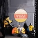 thumbnail image 4 of Letrero de bienvenida de Halloween para decoración de puerta de entrada, corona de madera redonda para colgar en la pared para fiesta navideña, 4 of 5