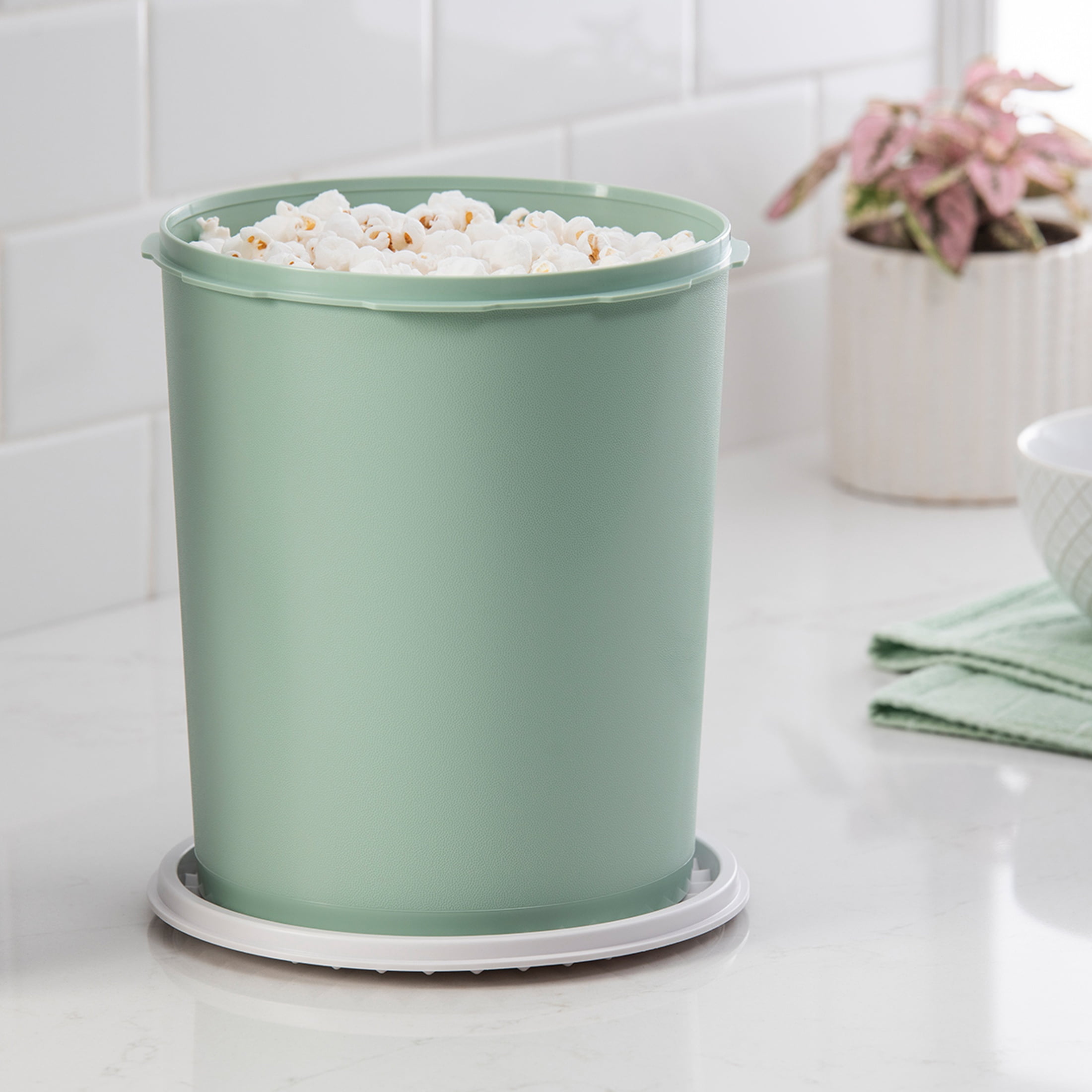 (3 pack) Tupperware Heritage 16.75-Cup Food Storage Canister with Lid, Green