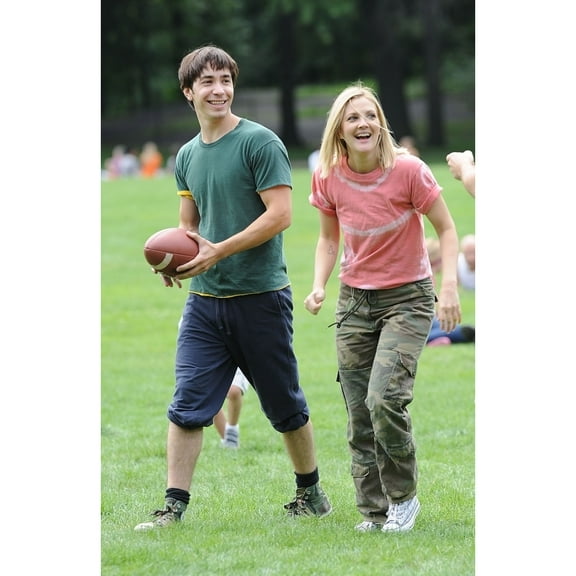 Justin Long Drew Barrymore On Location For Going The Distance Filming Central Park New York Ny August 6 2009. Photo