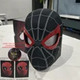 thumbnail image 3 of Escultura de decoración de escritorio electrónica con ojo móvil de Spider Man, control remoto 1:1, regalo para adultos y niños, 3 of 5