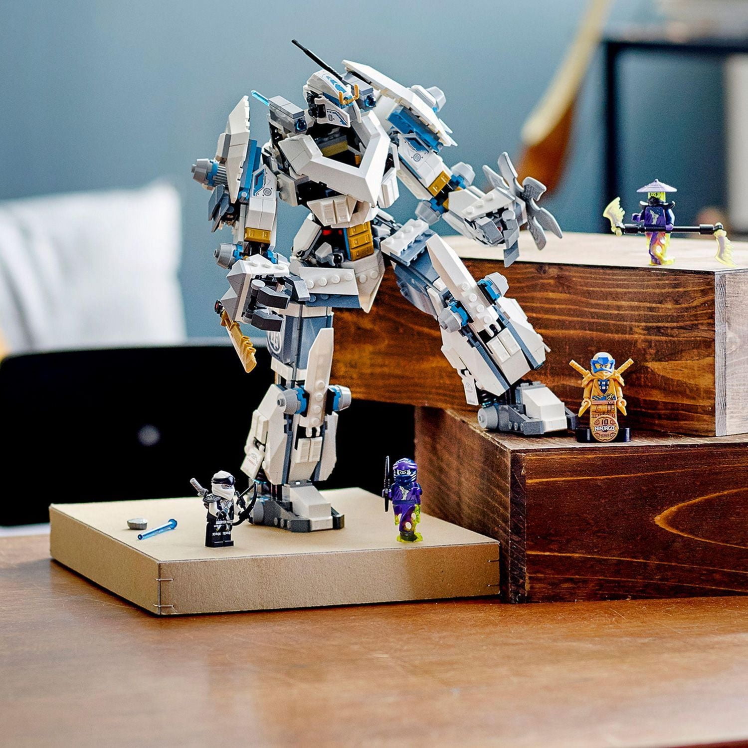 LEGO NINJAGO Legacy Le robot de combat Titan de Zane 71738 Ensemble de construction (840 pièces)