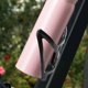 thumbnail image 5 of Portabotellas de agua para bicicletas: diseño de plástico duradero de 1 pieza | Ligero y resistente a la intemperie | Fácil instalación con hardware | Se adapta a botellas estándar de 750 ml | 5, 5 of 5