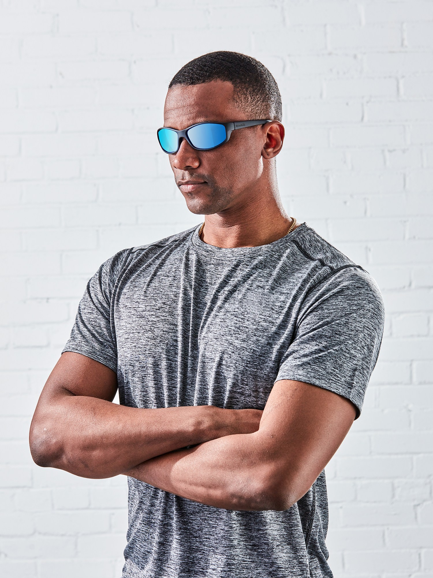 Foster Grant Men's Wrap Sport Sunglasses, Black with Blue Mirror photo 5