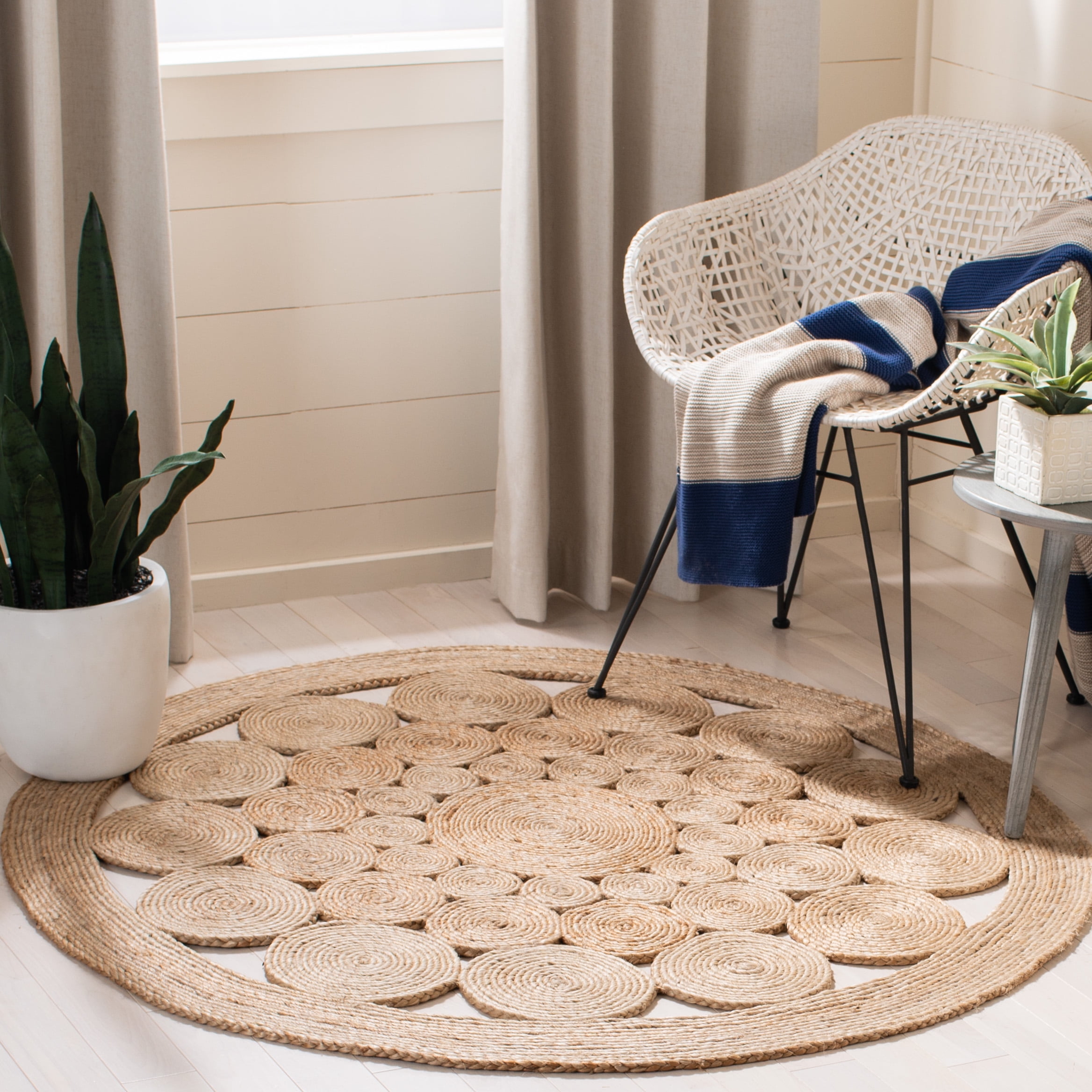 SAFAVIEH Natural Fiber Virginia Geometric Area Rug, Natural, 4' x 4' Round