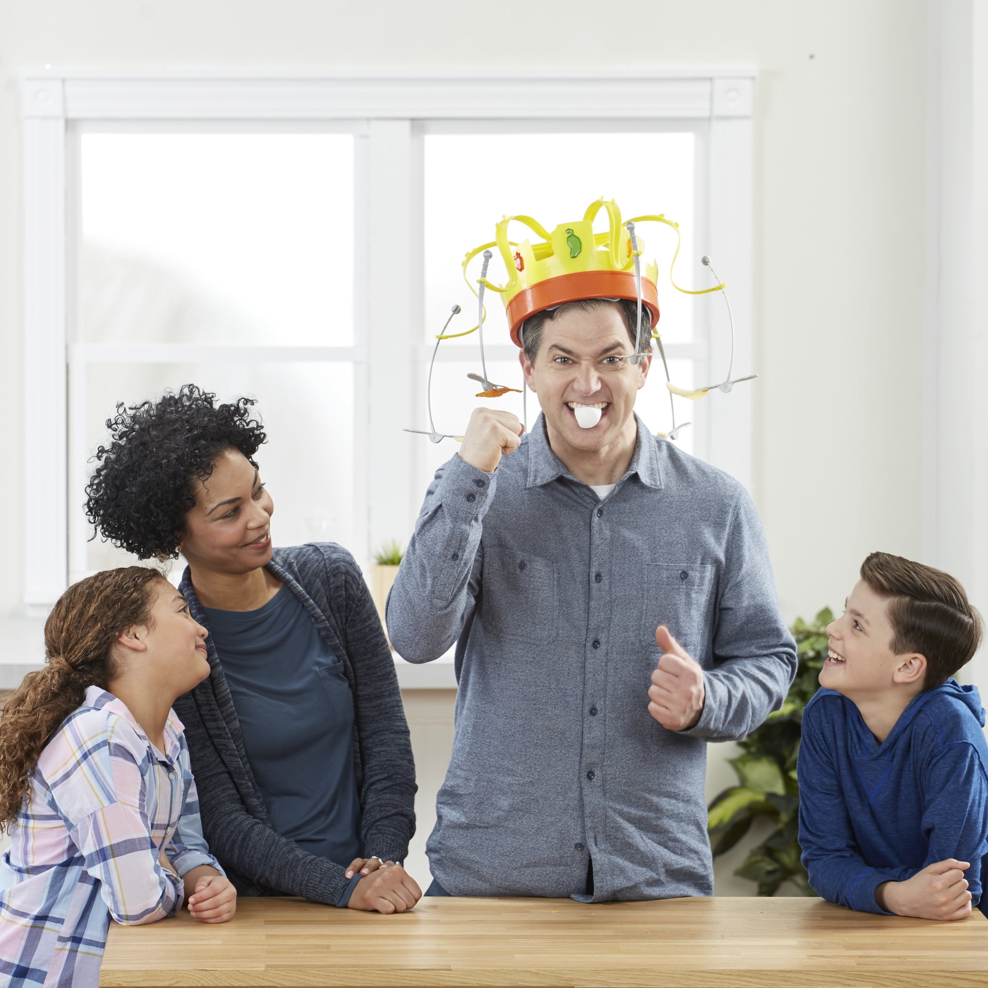 Chow Crown Electronic Family Game