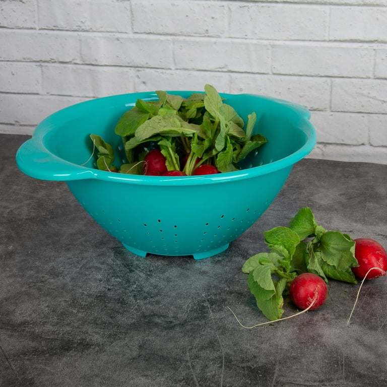 Mainstays Colander  4 Quart Teal Polypropylene Plastic
