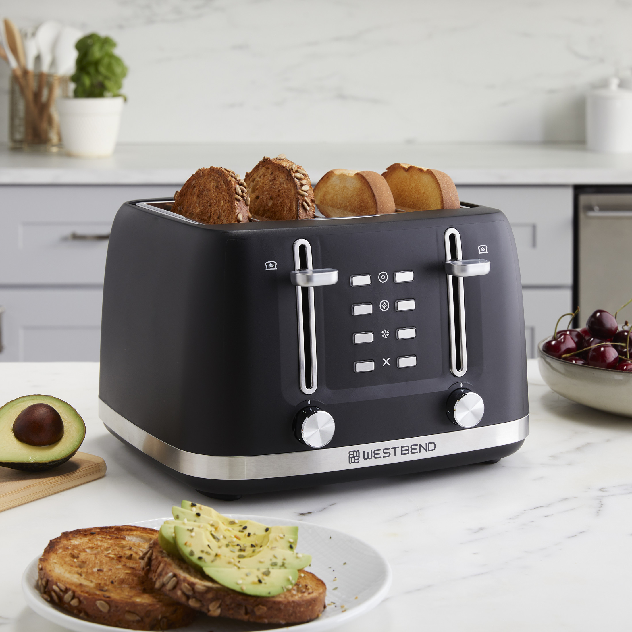 West Bend 4-Slice Toaster, in Black (TTWB4SBK13)