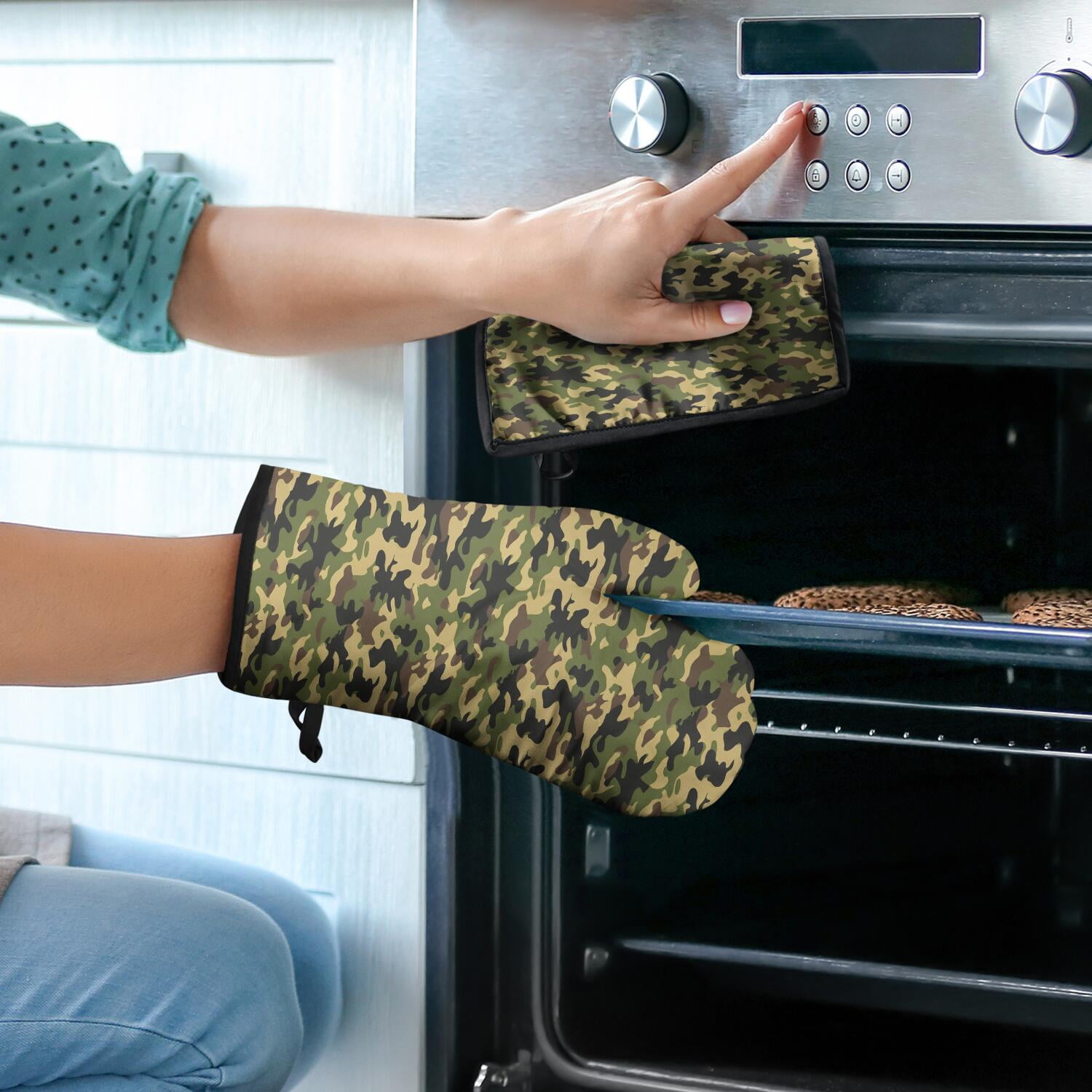 Camouflage Oven Mitts and Pot Holders Set Of 4, Heat Resistant Kitchen Gloves with Non-Slip Grip, Hanging Loop, Soft Cotton Lining for Baking, Cooking, Grilling, Barbecue