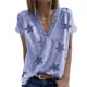 thumbnail image 3 of Camiseta de manga corta con escote en V y ribete de encaje con estampado de estrellas en azul brillante, talla S para mujer, 3 of 5