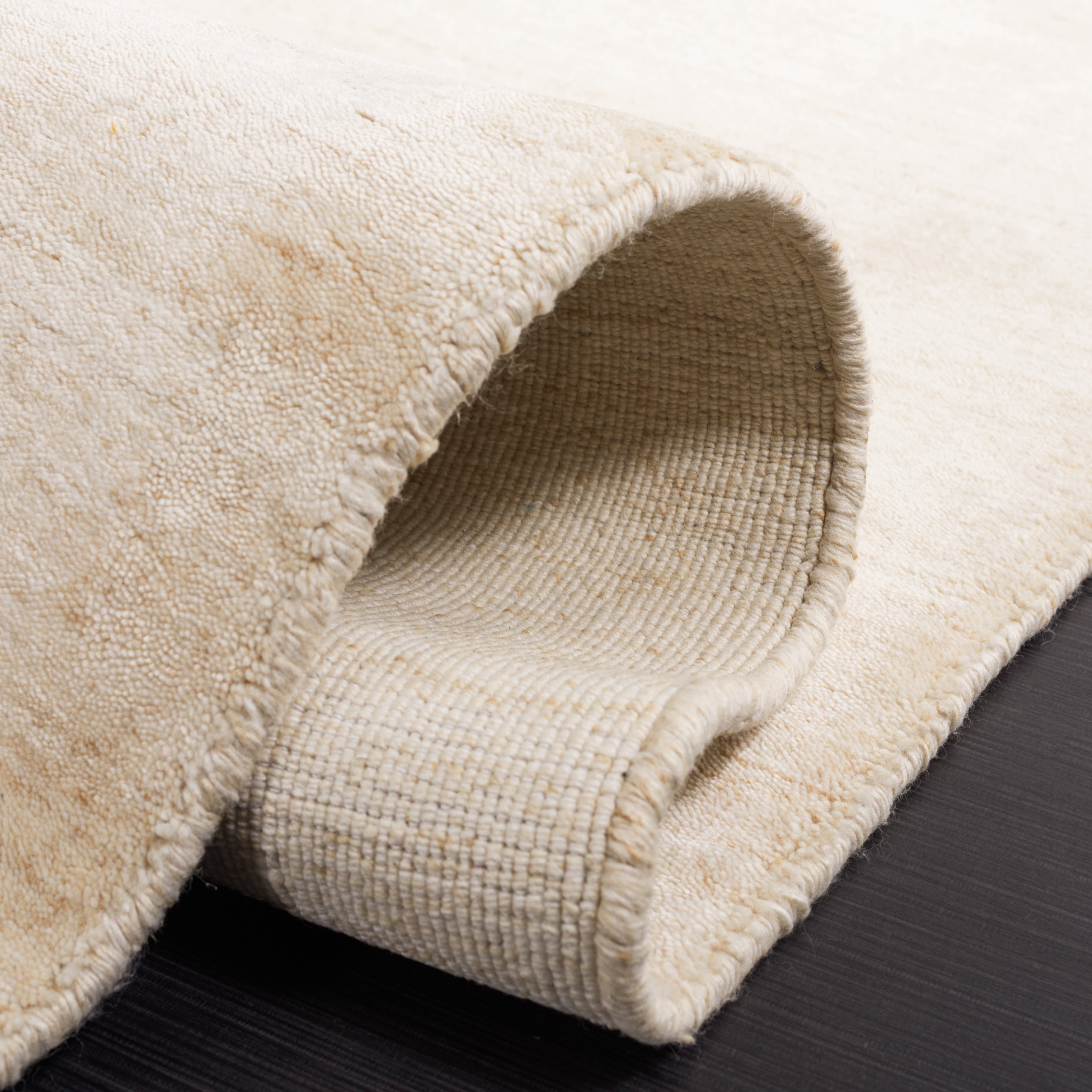 SAFAVIEH Mirage Branislav Solid Area Rug, Beige, 6' x 6' Square