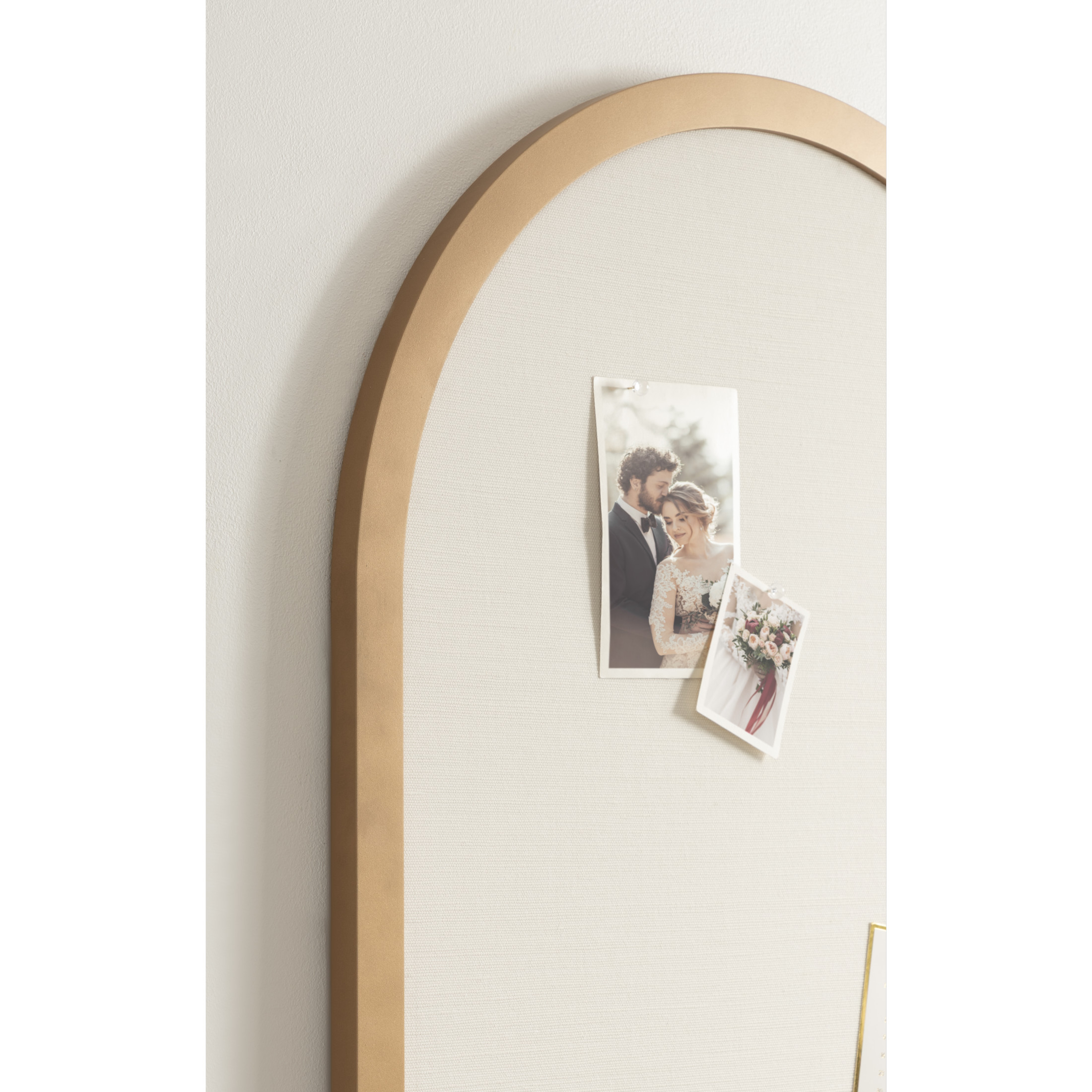 Kate and Laurel Holbrook Glam Framed Arch Fabric Pinboard, 24 x 36, Gold, Decorative Modern Arched Bulletin Board for Use as Vision Board or Wall Organization