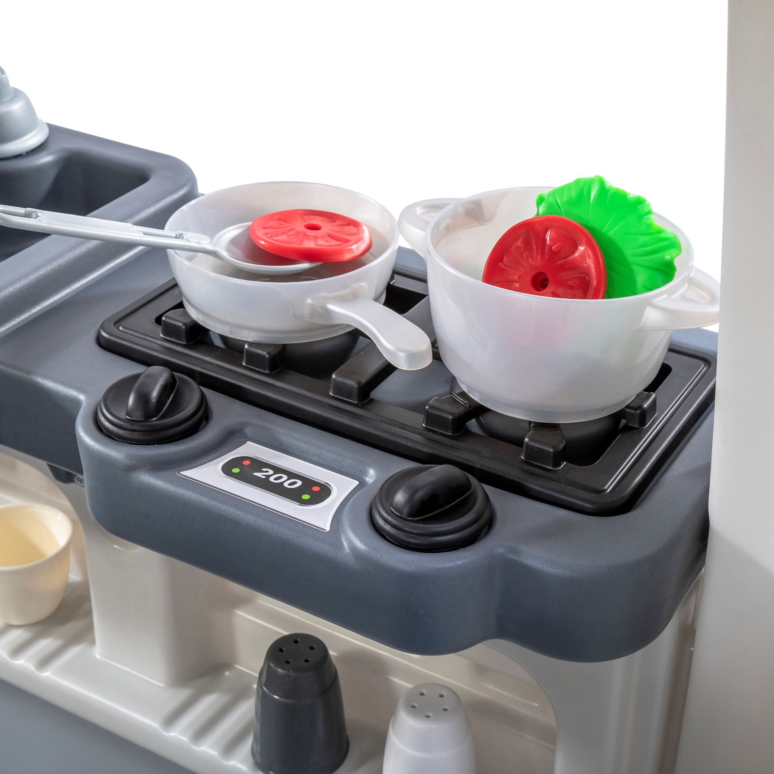 Step2 Adventure Camper Maison de Jeu pour Enfants, Aire de Jeu Intérieure/Extérieure avec Kitchenette, Sons Interactifs de Sonnette, 52 Accessoires de Jeu, Plastique Durable, Pour Tout-Petits de 2 Ans