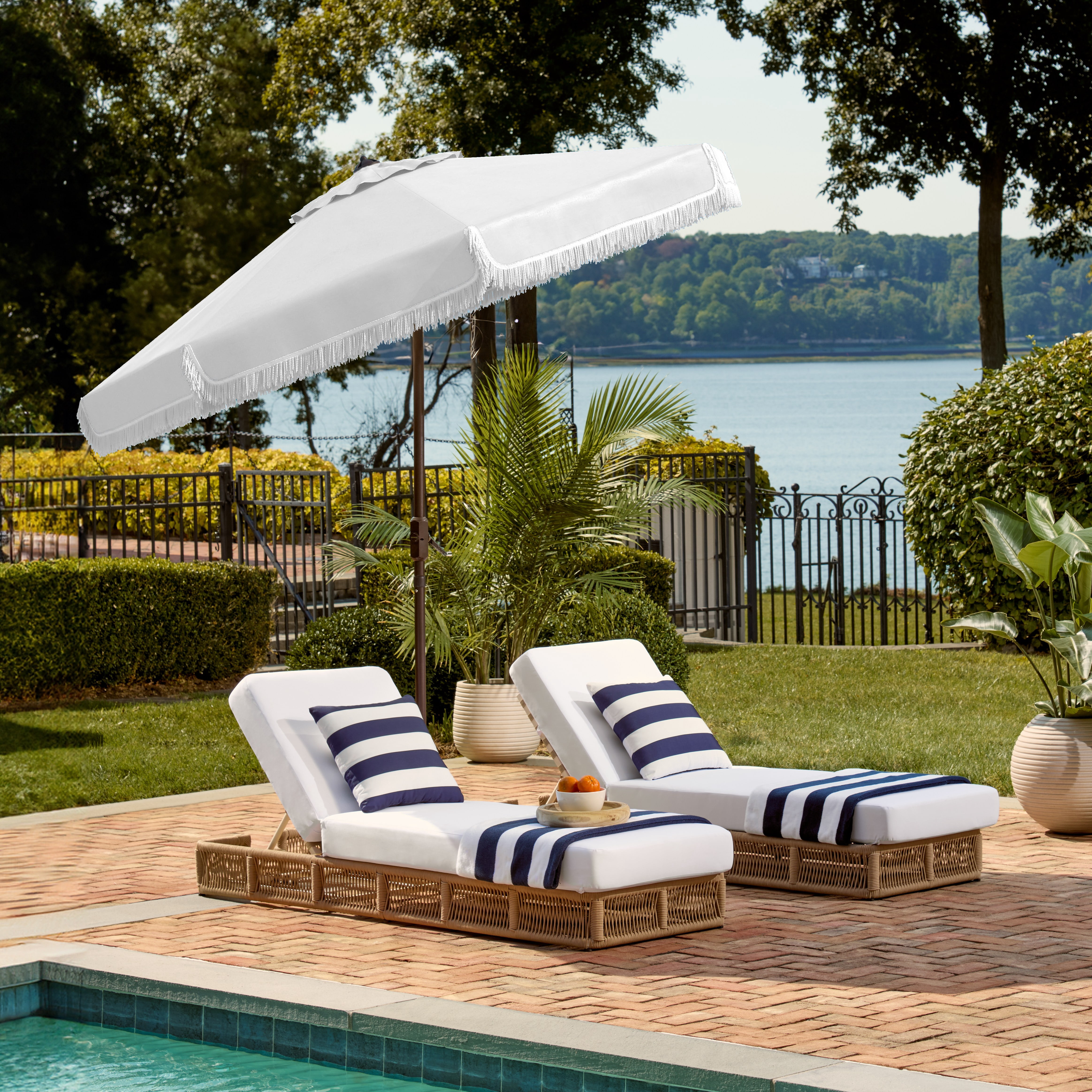 Safavieh PAT8008A Collection Milan Fringe 98.82" White Solid Print Octagon Tilting, UV Resistant