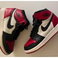 thumbnail image 1 of Jo r-dan 1 high Bred toe, Size 5, 1 of 5