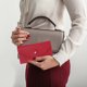 thumbnail image 3 of GOOHOCHY Cartera con sobre para 4 billetes: Cartera larga de poliuretano minimalista, organizador de tarjetas, monedero delgado con compartimento para dinero en efectivo para hombres y mujeres., 3 of 8