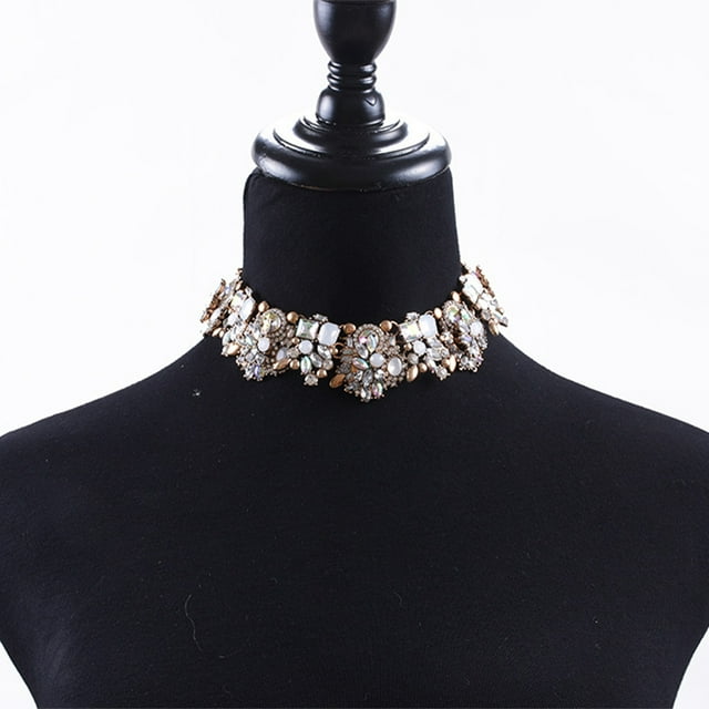Langgg Exquisite Bib Necklace Look With Indian Rhinestones Delicate And Exquisite Appearance Rose red
