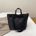 thumbnail image 2 of Bolso Mano Acolchado Nailon para Mujer Hombro Sólido Viajes (), 2 of 8