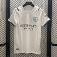 thumbnail image 1 of Camiseta Clásica De Verano De Manga Corta Blanca De Visitante Del Manchester City De La Temporada 2122XL, 1 of 2