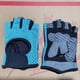 thumbnail image 1 of Guantes de fitness de medio dedo para hombres y mujeres, para entrenamiento en gimnasio, mancuernas, yoga, deportes, equitación, malla de mariposa, transpirables y finos, 1 of 6