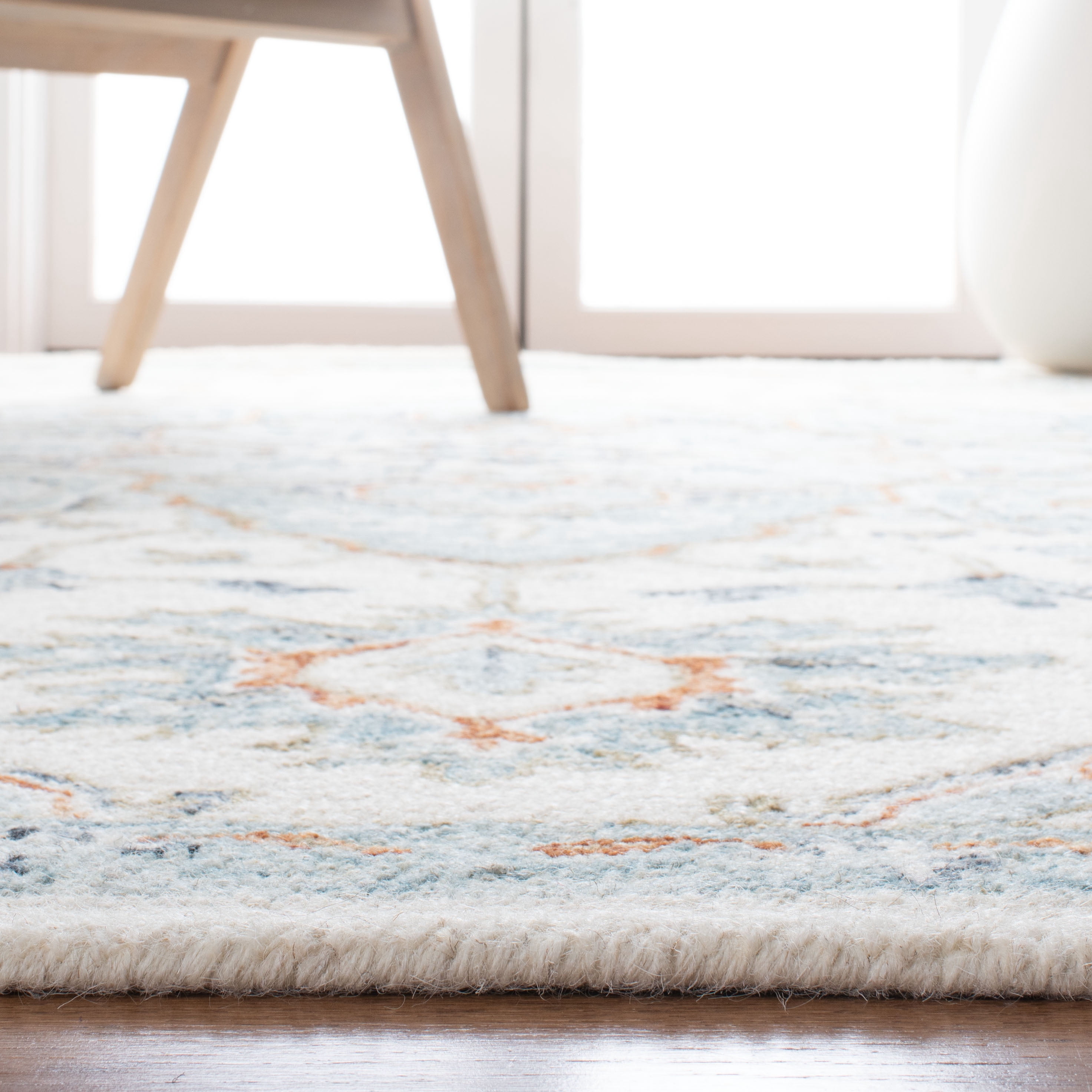 Safavieh Heritage Kagan Oriental Area Rug, Ivory/Blue, 6' x 6' Square