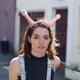 thumbnail image 4 of Diadema con antena de caracol y ojos saltones | Diadema elástica divertida y bonita para mujeres y niños | Accesorio para disfraces de spa, lavado, Halloween y fiestas, 4 of 5