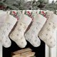 thumbnail image 4 of Medias navideñas Medias navideñas de copo de nieve grandes doradas de piel sintética para decoraciones de árboles de Navidad Adornos-Decoraciones navideñas (2 piezas, doradas), 4 of 5