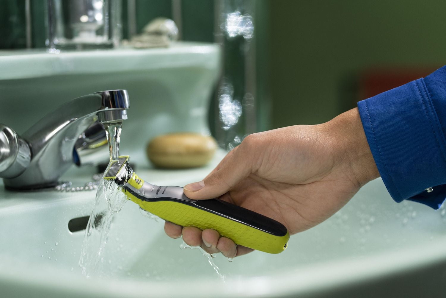 Philips OneBlade 360 Face & Body, Wet & Dry, Trim, Edge & Shave with the 5-in-1 Adjustable Comb and Body Comb, QP2834/23, The new OneBlade 360 Face & Body