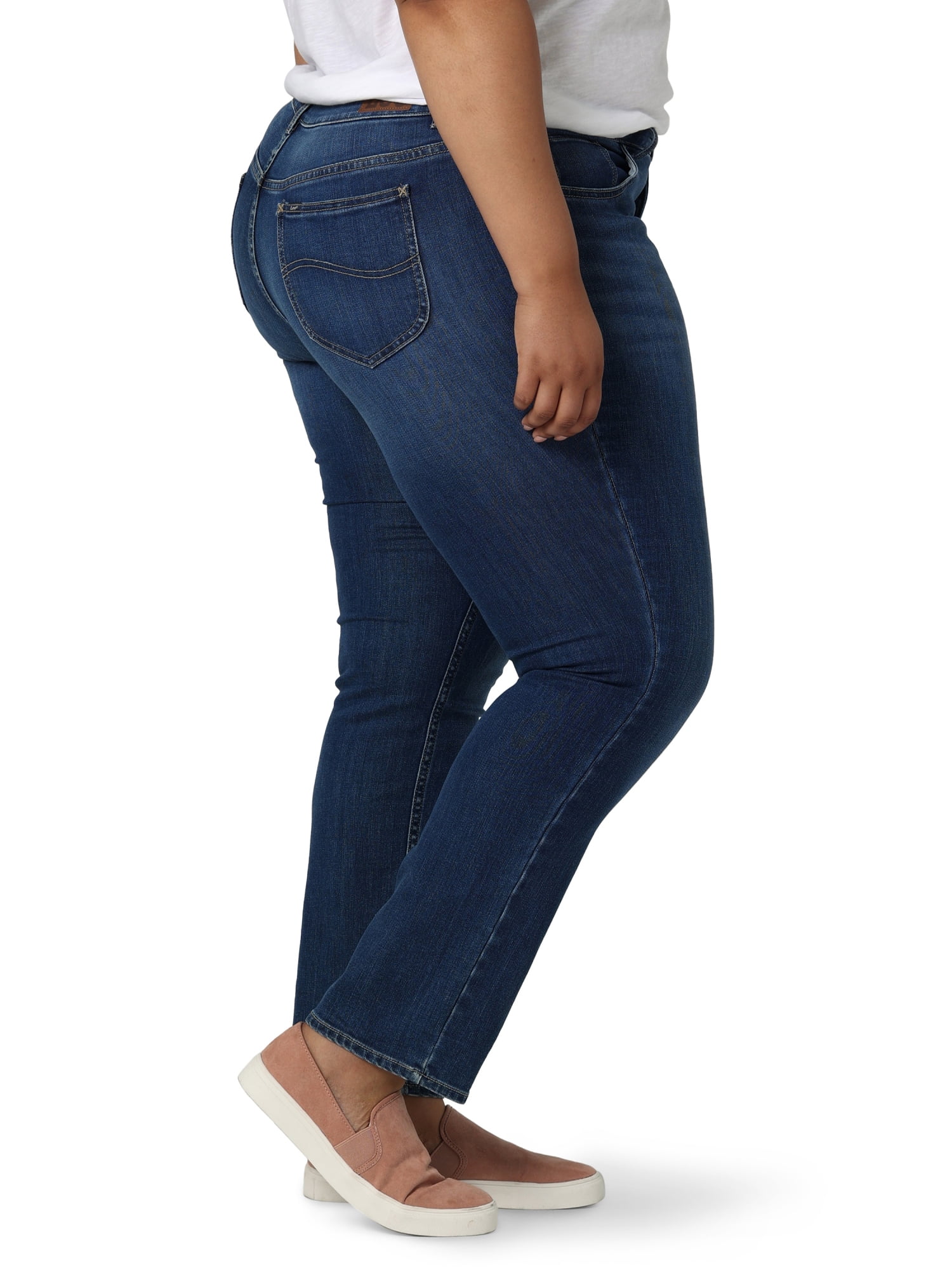 Lee Women's Plus Midrise Relaxed Fit Straight Leg Jean