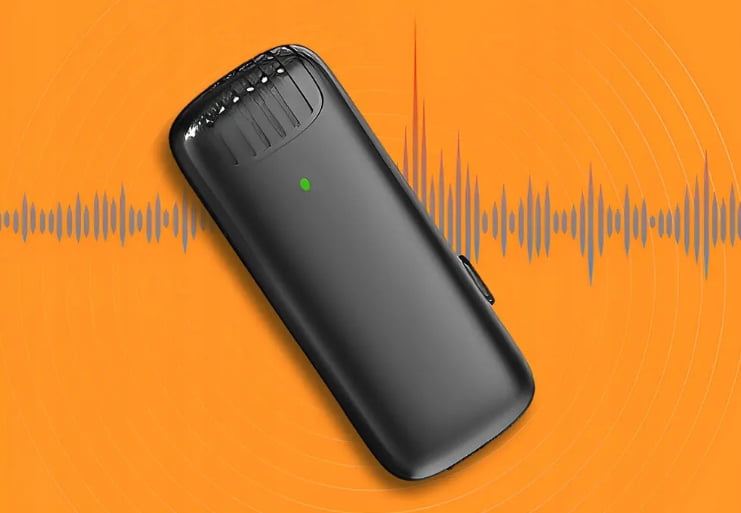 Wireless lavalier microphone with charging case for outdoor recording