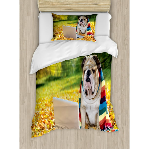 English Bulldog Twin Size Duvet Cover Set, Dog in the Park
