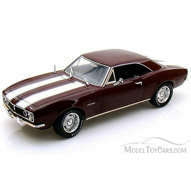 【メール便無料】 1967 ERTL World Auto - Maroon Madeira Z/28, Camaro Chevy 乗用車