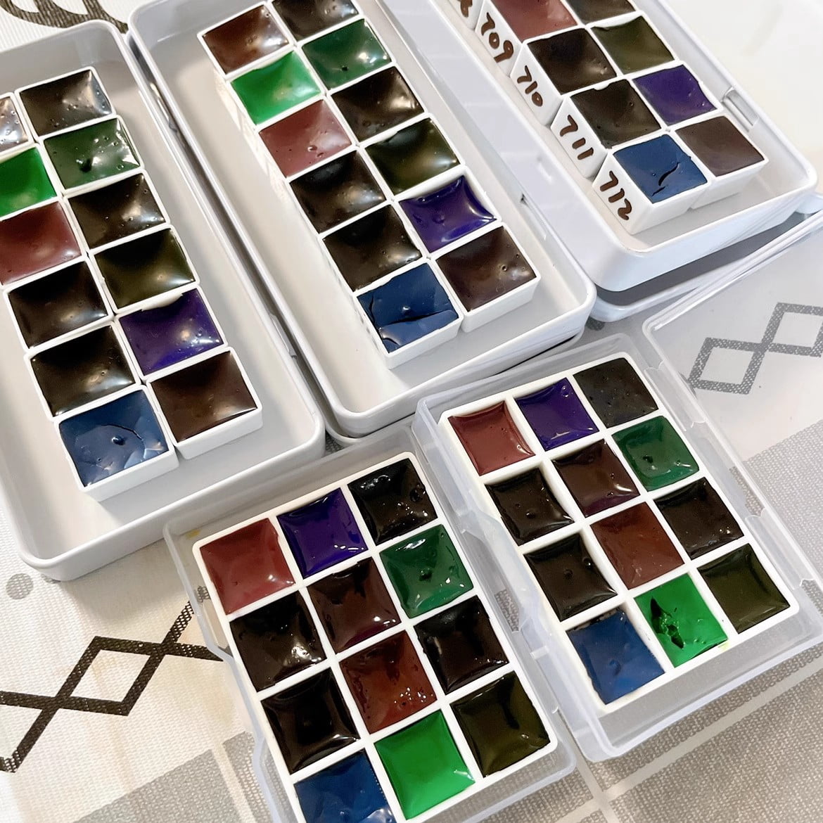 MAIRTINI Granular Color Watercolor Paint 12 Colors 2ml Layered Color Artist, Beginner Painting Supplies