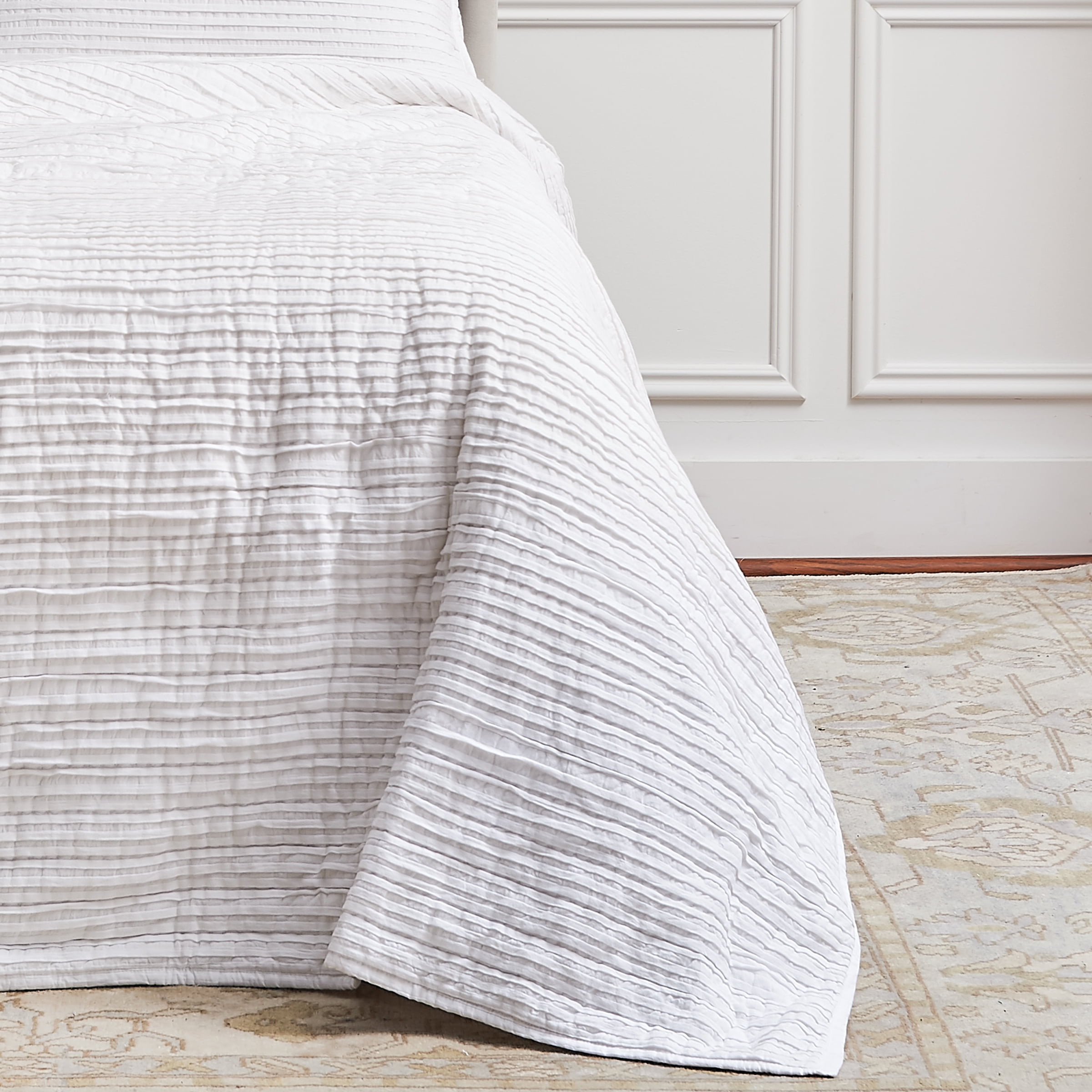 Tess Dove Queen Quilt