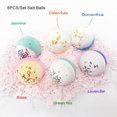 thumbnail image 3 of Juego de 6 esferas de sales de baño para exfoliar, aclarar y nutrir la piel con aromas relajantes de jazmín, rosa, té verde, caléndula, lavanda y osmanto. Ideal para hombres y mujeres de todas las, 3 of 6
