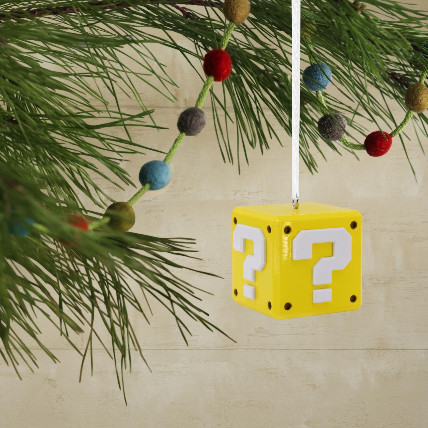 Décoration Hallmark de Noël (Bloc avec point d'interrogation, Super Mario, Nintendo, décoration métallique haut de gamme)