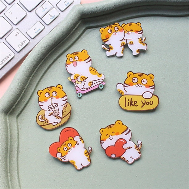 Lindo Pin Broche De Acrílico Alfiler Alfileres De Mochila Lindo Broche Pin Lindo Estilo De Tigre De Dibujos Animados Acrílico Duradero Colores Vivos Amplia Aplicación Lindo ANGGREK Cute Pin