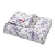 thumbnail image 1 of Manta Betsey Johnson de felpa ultrasuave doble (90 x 150 cm), 1 of 6