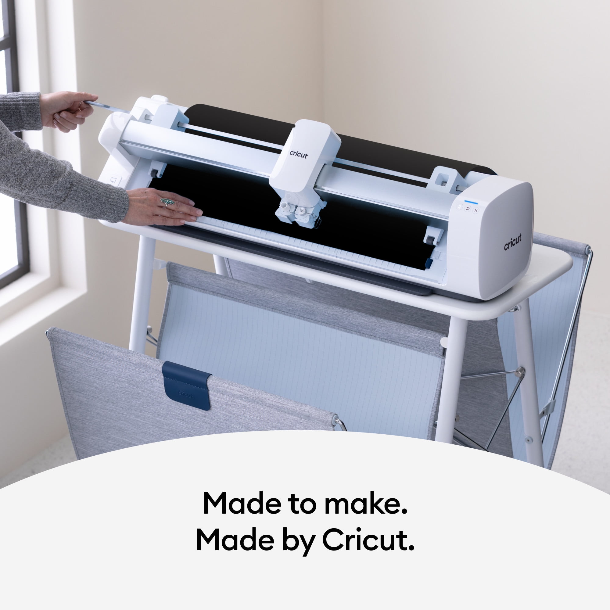 Cricut Venture Smart Iron-On Vinyl (25 in x 5 ft), 25" x 60"