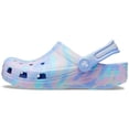 thumbnail image 3 of Zapatillas Crocs Clásicas para Niños con Diseño Marmoleado Tie-Dye Talla 5M para Niños Pequeños, 3 of 8