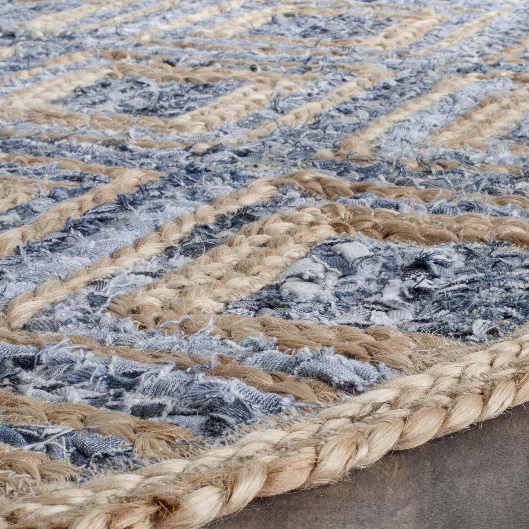 SAFAVIEH Cape Cod Alayna Geometric Area Rug, Natural/Blue, 4' x 4' Round