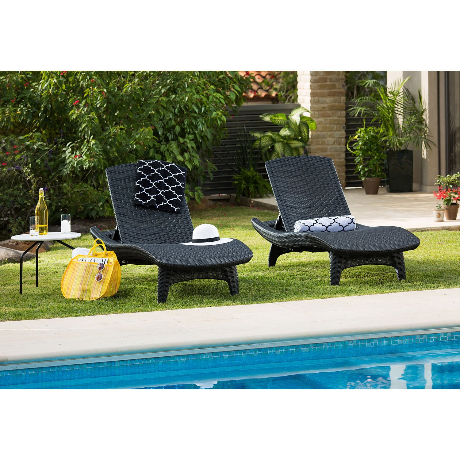 Sun Loungers Deck Chairs On Dreamline Outdoor Furniture Poolside