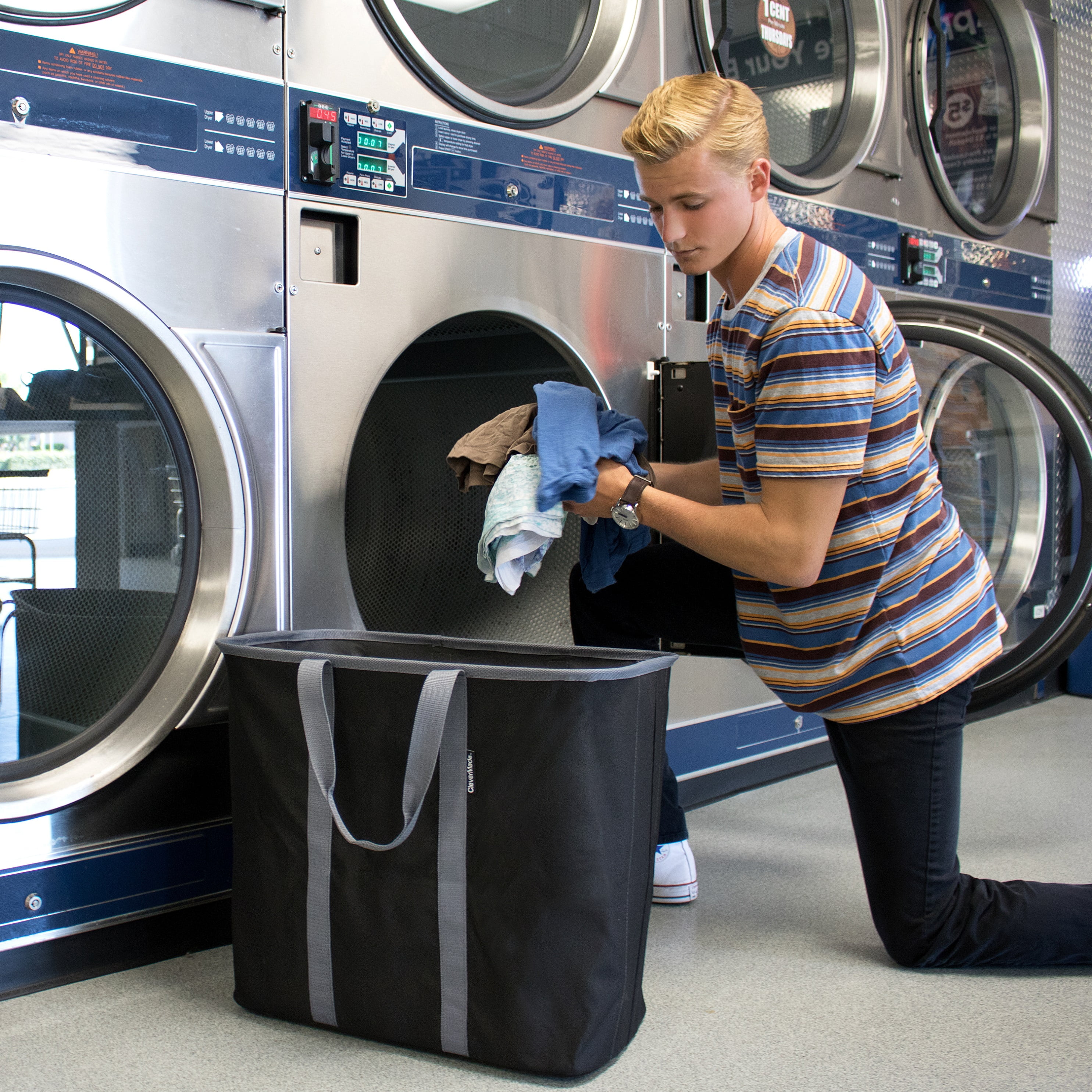 Collapsible Laundry Hamper Rebrilliant Color: Blue