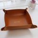 thumbnail image 1 of Caja de almacenamiento de llaves de entrada de sala de estar Caja de almacenamiento de cosméticos de escritorio de cuero Bandeja de estilo europeo para artículos diversos, 1 of 6